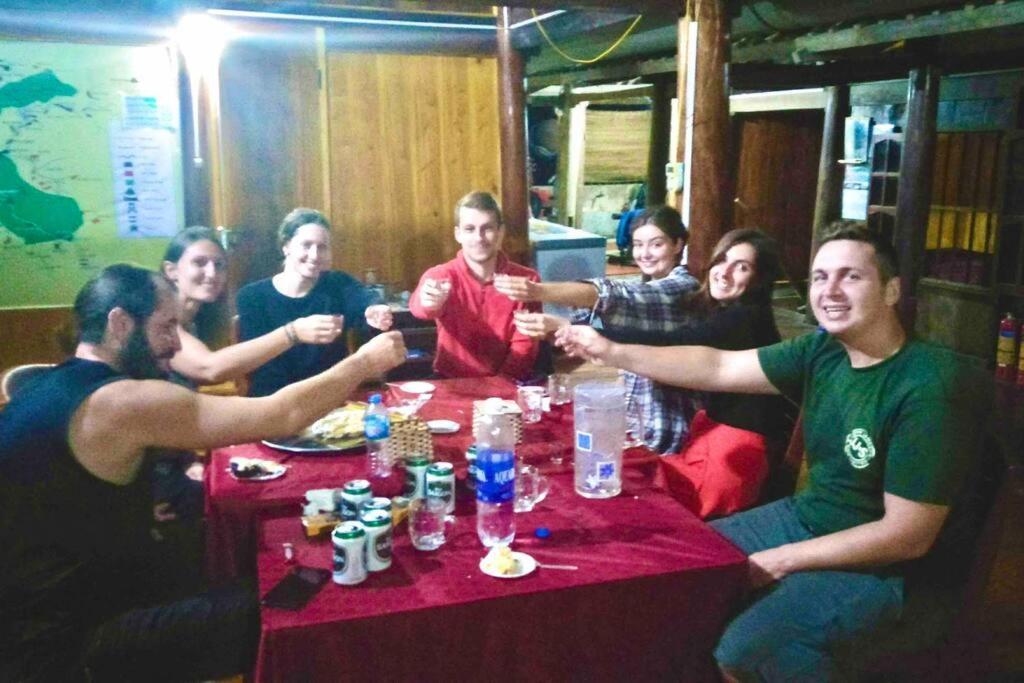 Ba Be Lake-Huyen Hao Homestay מראה חיצוני תמונה