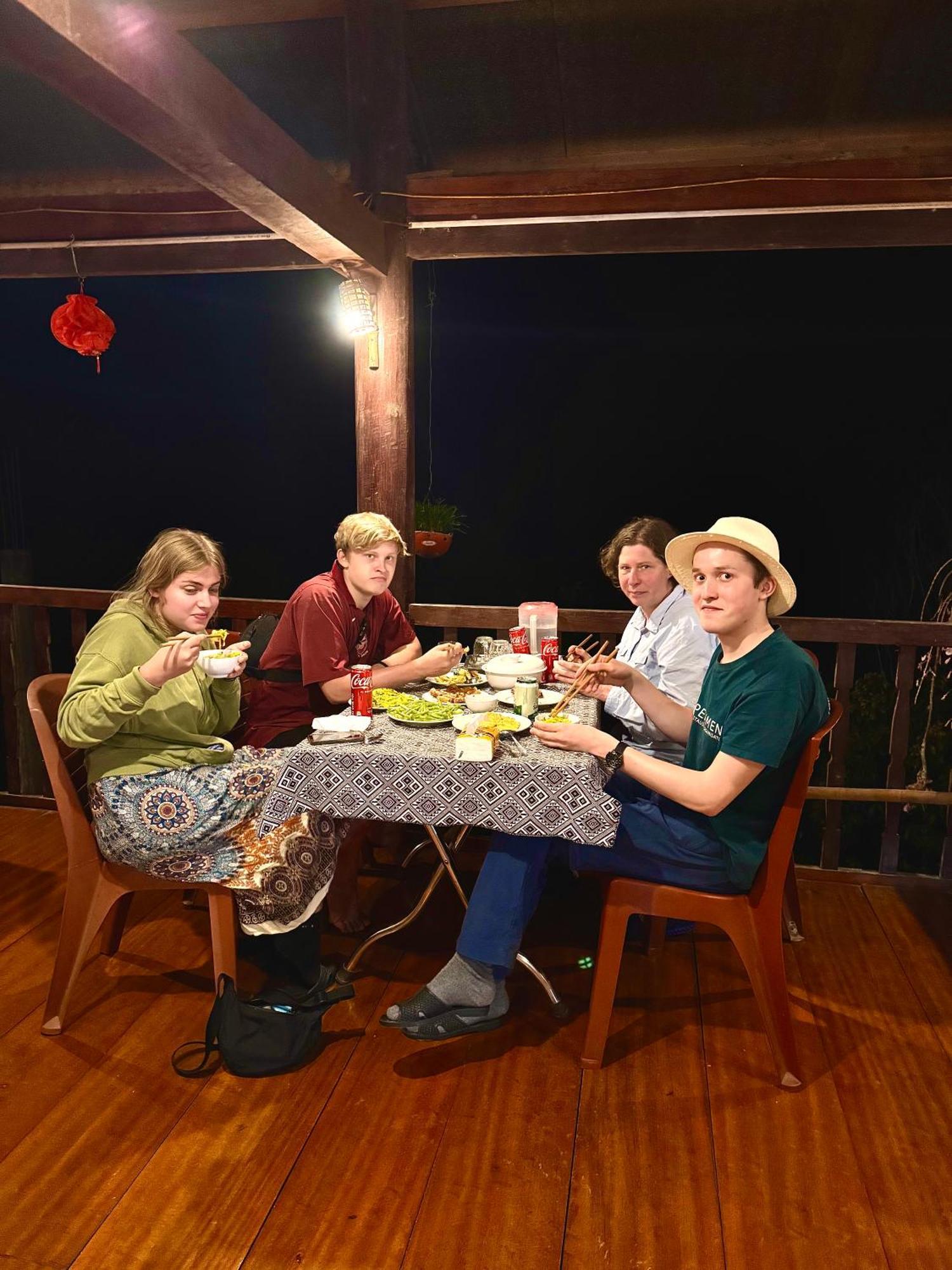 Ba Be Lake-Huyen Hao Homestay מראה חיצוני תמונה